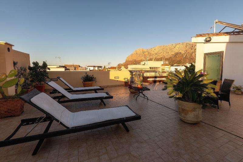 Casa Manzella Bed & Breakfast Terrasini Bagian luar foto